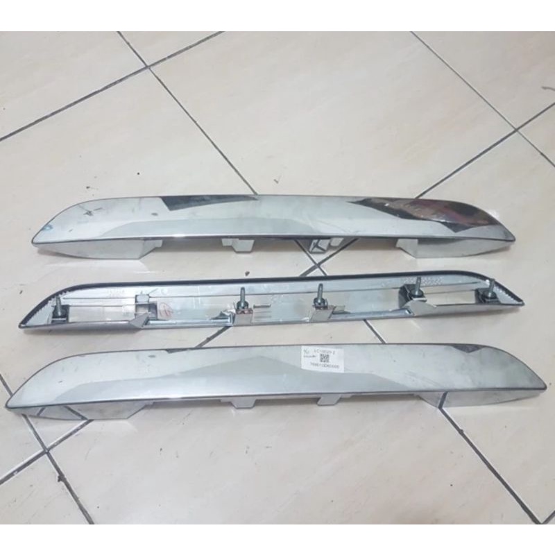 Trunklid Belakang Toyota Sienta Original
