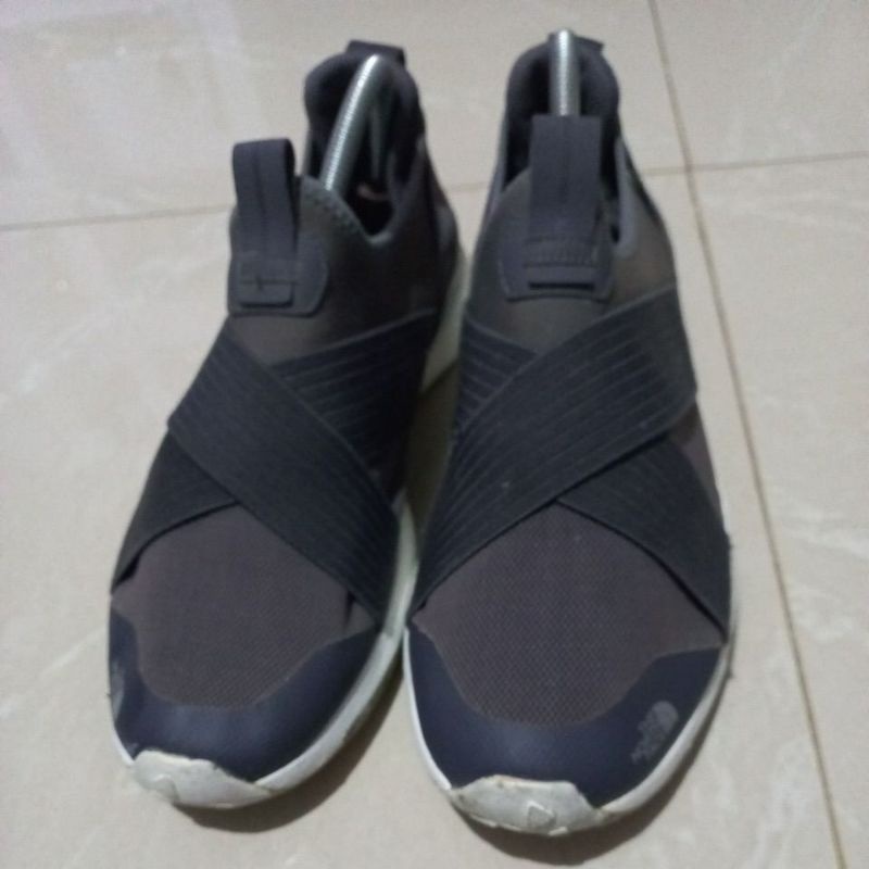 sepatu slipon tnf oudor