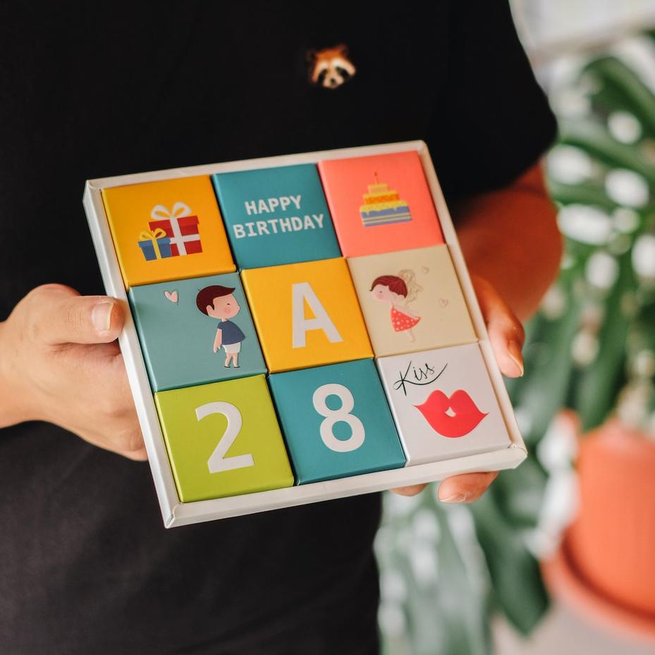 

Cuma Sehari--Letter Box - Kado Ulang Tahun Coklat Birthday 3x3