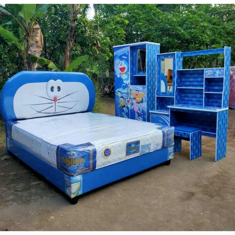 Kamar Set Karakter Hello Kitty dan Doremon