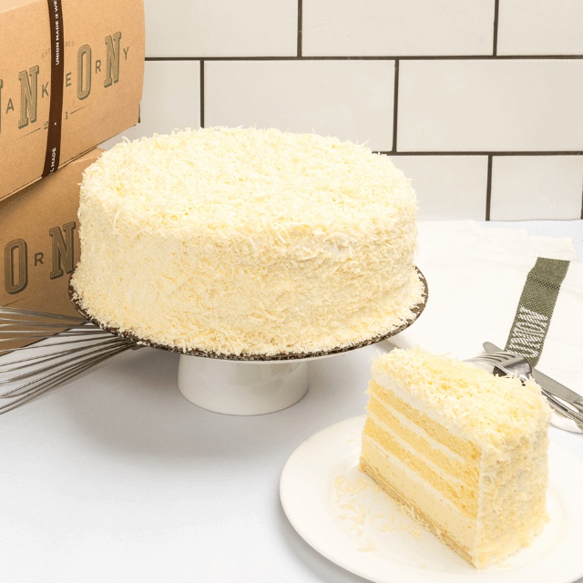 

READY 24 MAY 2025 - (WHOLE) UNION BAKERY CHEESE CAKE - VANILLA SPONGE BUTTERCREAM GRATED CHEDDAR OLEH OLEH VIRAL SALE PROMO PAKET HADIAH BOLU CAKE LEGIT PIA ROTI PIE COOKIES PASTRY LAPIS BIRTHDAY CAKE KUE ULANG TAHUN KULINER CEMILAN DESSER