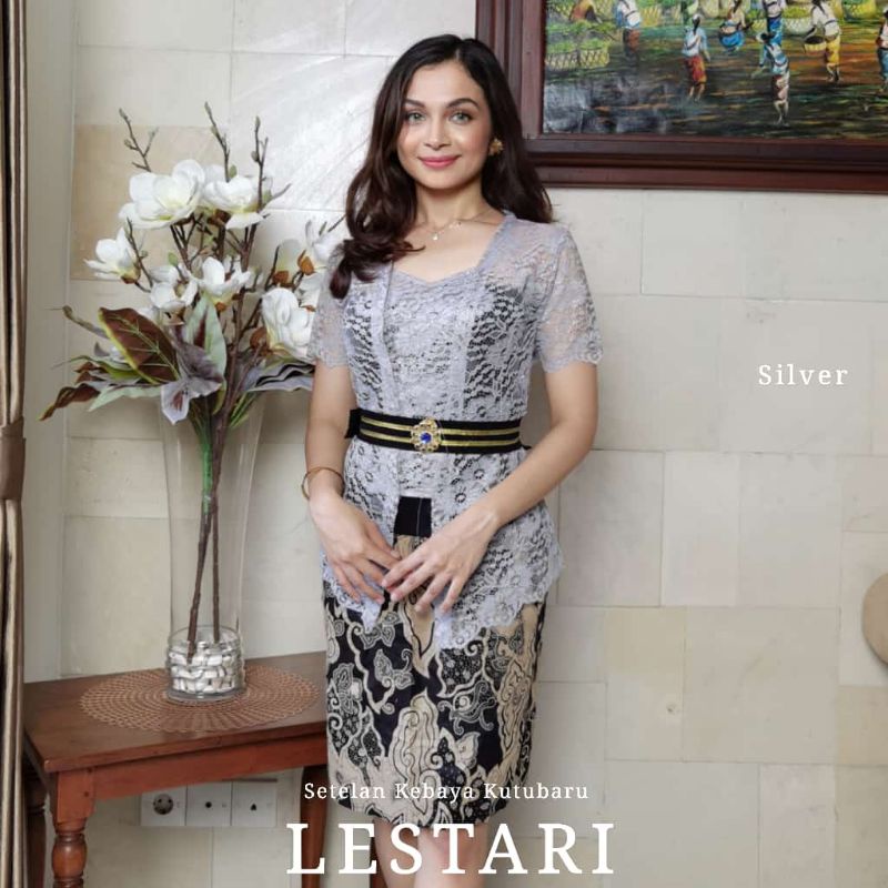 Set Kebaya Brokat Lengan Pendek Lestari