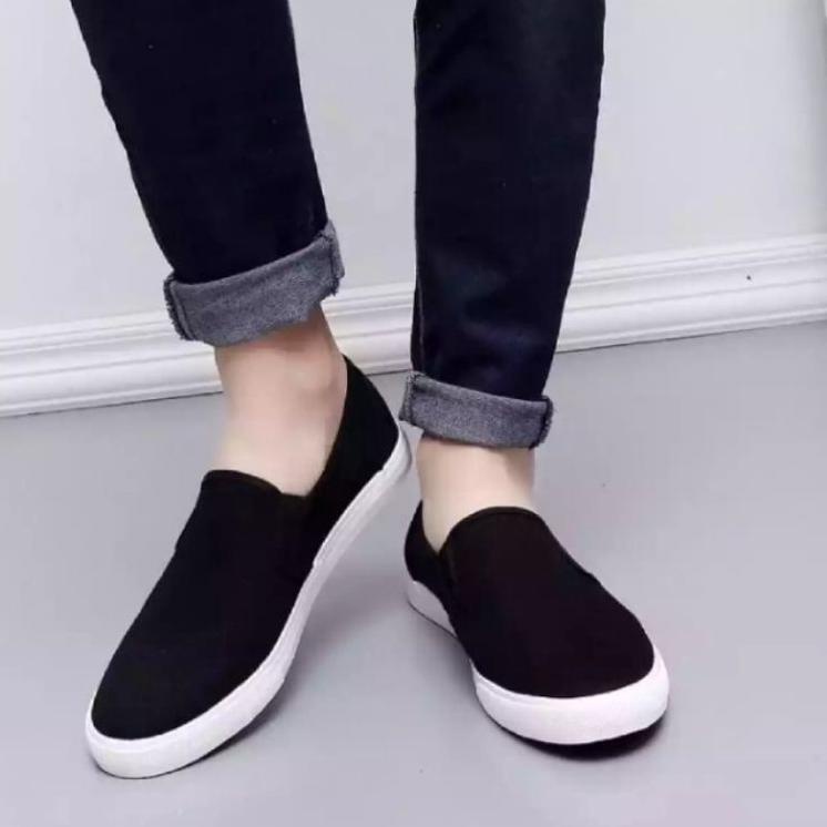 Terbaik Spatu Pria Terbaru 2021 sepatu Slip on hitam polos spatu sneakers cowok murah spatu tanpa ta