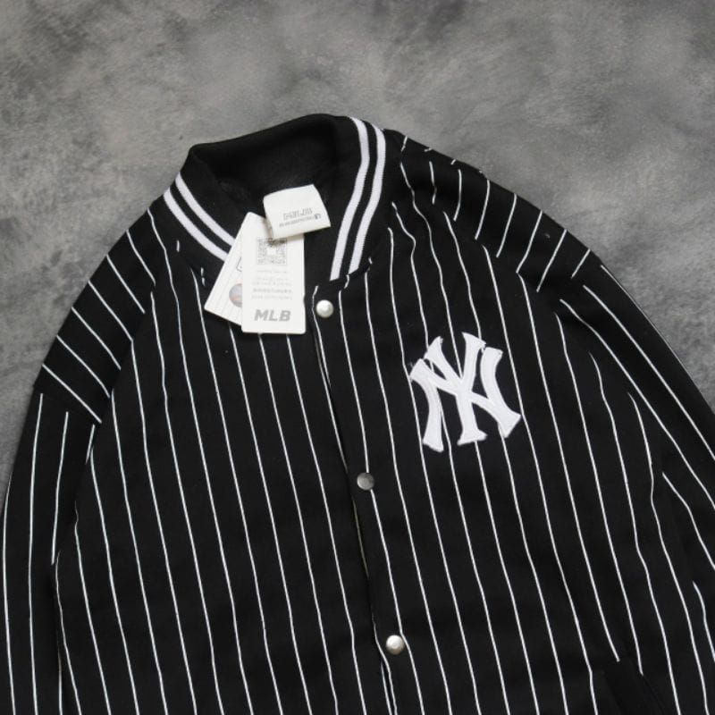 JAKET BOMBER VARSITY NEW YORK GARIS GARIS FULL TAG LABEL CASUAL HYPE FASHION PRIA