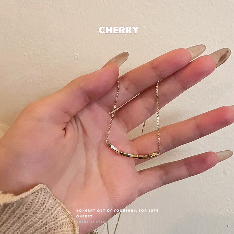 Papaozhu Korea Gold Twist Horizontal Stick Bar Pendant Kalung Untuk Wanita Perempuan Minimalis Bengkok Satu Kata Pesona Kalung Pendek Fashion Perhiasan