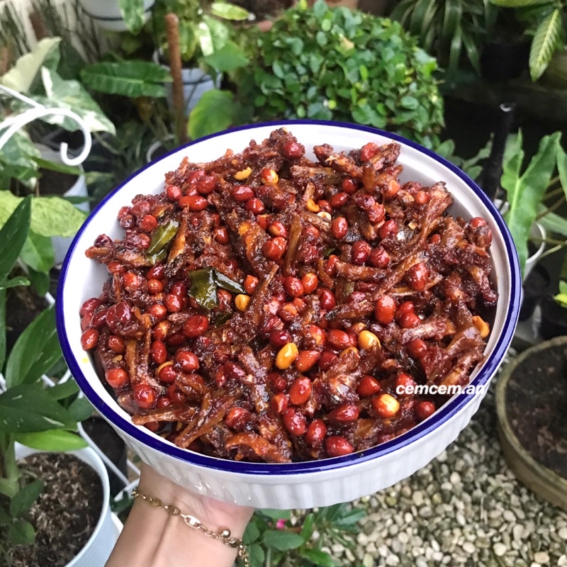 

Mustofa Kentang dan Teri Kacang