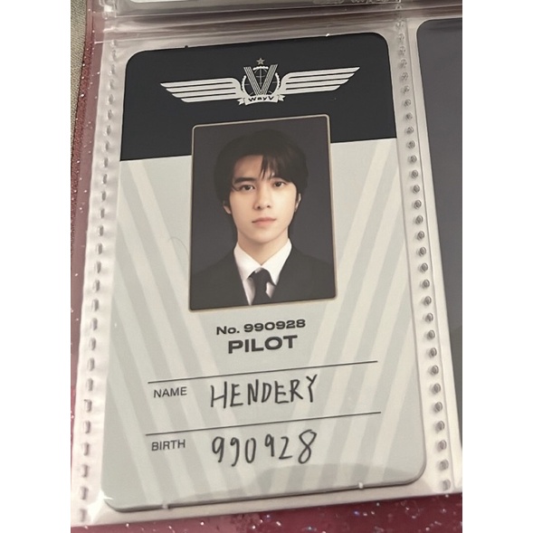 id card season greeting 2022 pilot wayv hendery ver