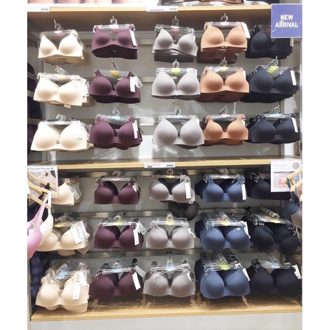 Promo Uniqlo - Woman Bra Tanpa Kawat Sale