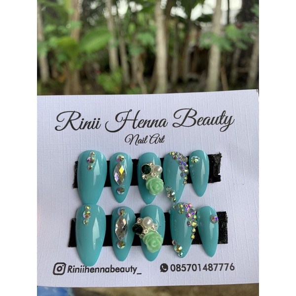 Kuku palsu pernikahan fake nail wedding nail art hijau tosca