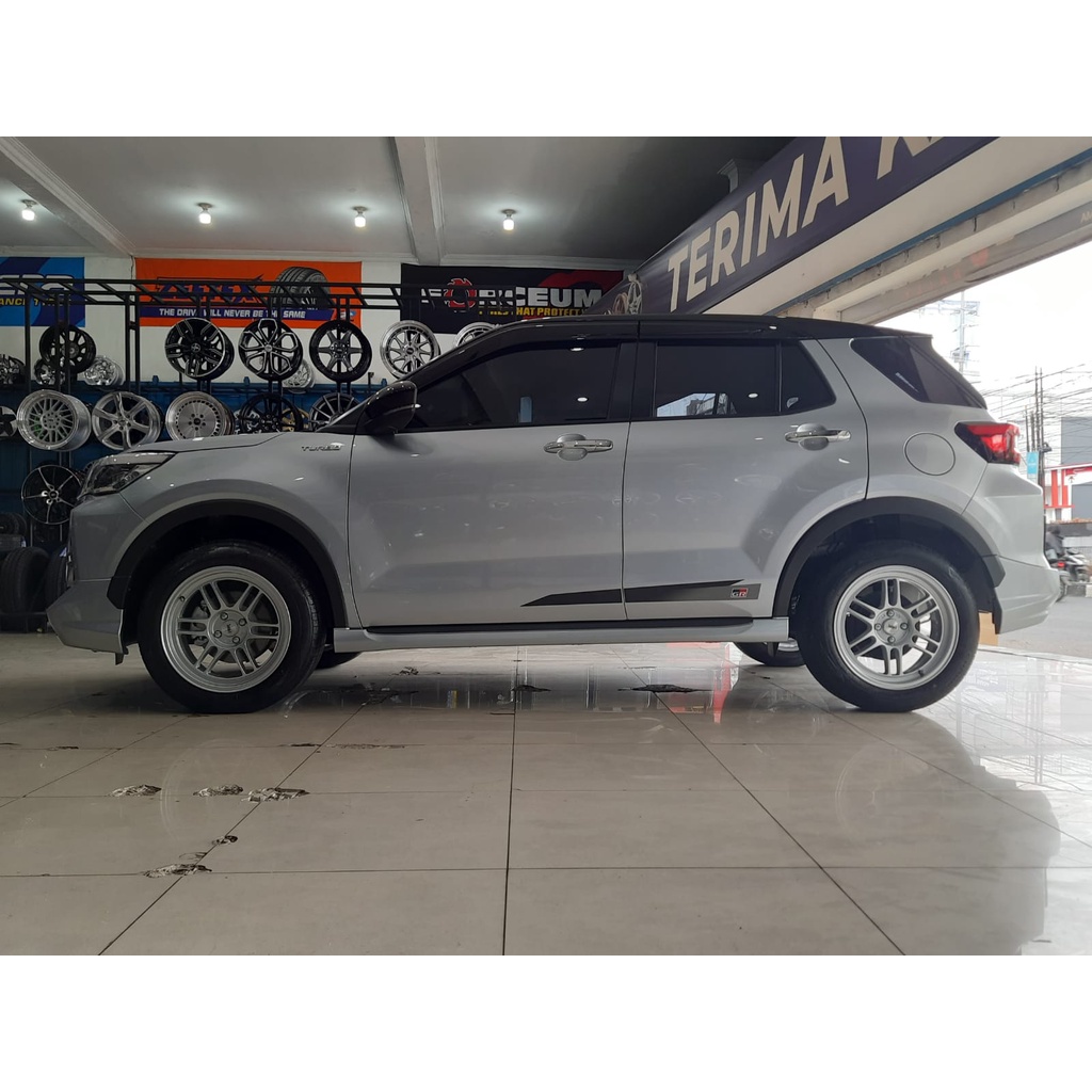 velg mobil r17 cocok untuk mobil toyota raize hsr kumamoto R17X75 H4x100 ET35