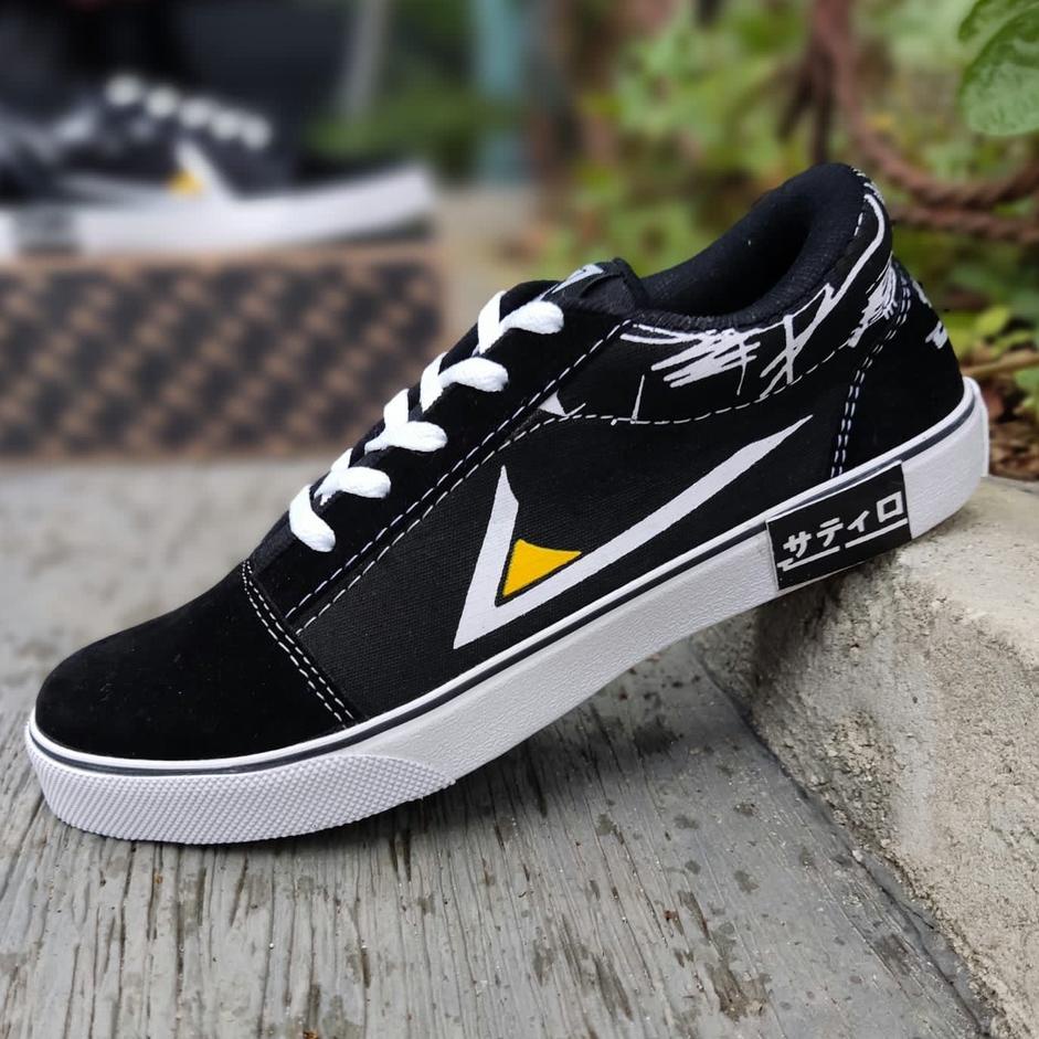 Harga Termuraah Sepatu sneakers grade orijinal spatu sekolah kuliah model Zatiro Ori White Black ker