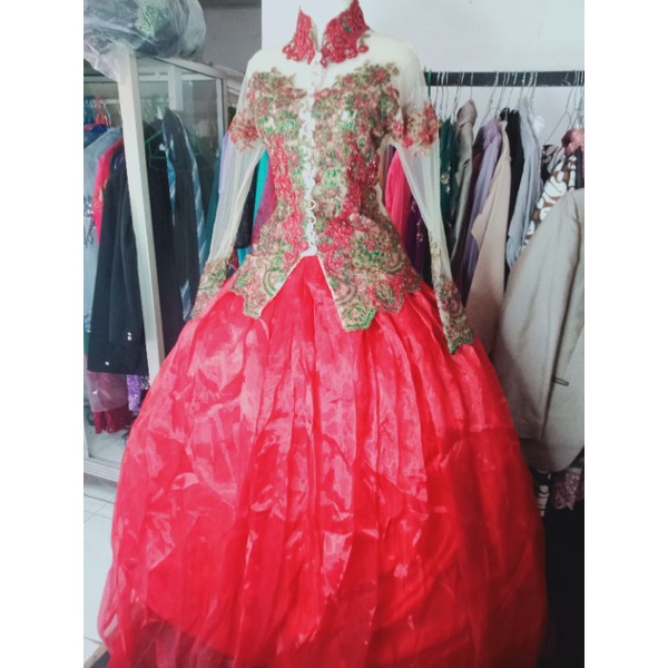 preloved gaun merah