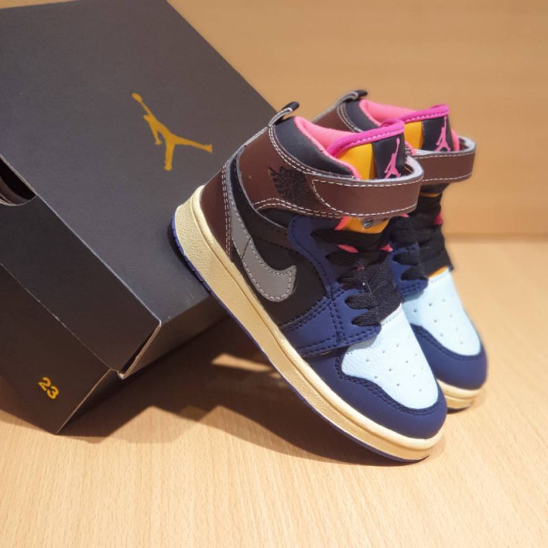 sepatu anak nike sepatu jordan anak sepatu anak laki laki import sudah termasuk box &amp; free kaus kaki .