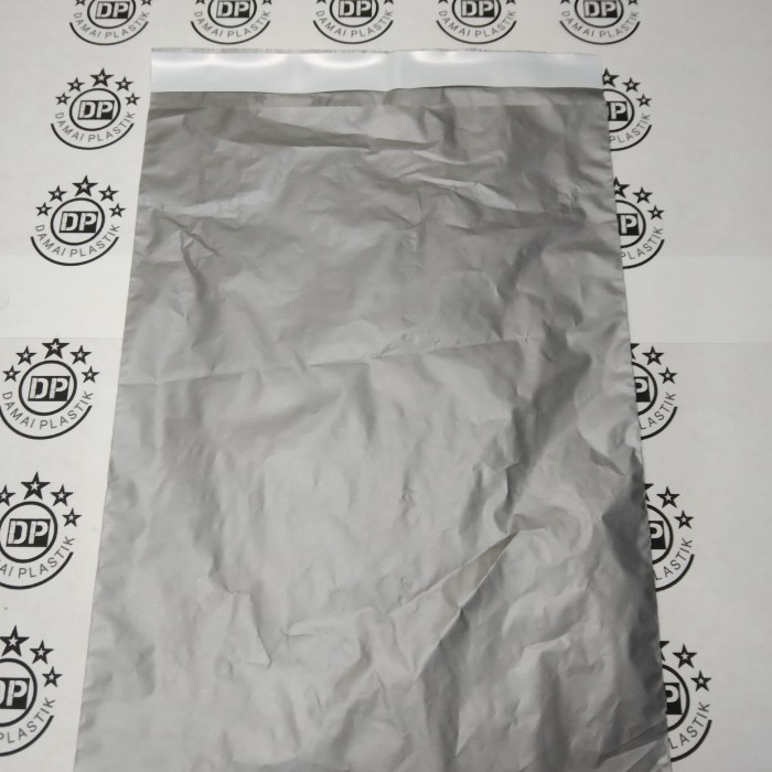 

Kusus Hari Ini Polymailer Silver 15X22 Plastik Amplop Packing Online Kantong Lem Berkualitas