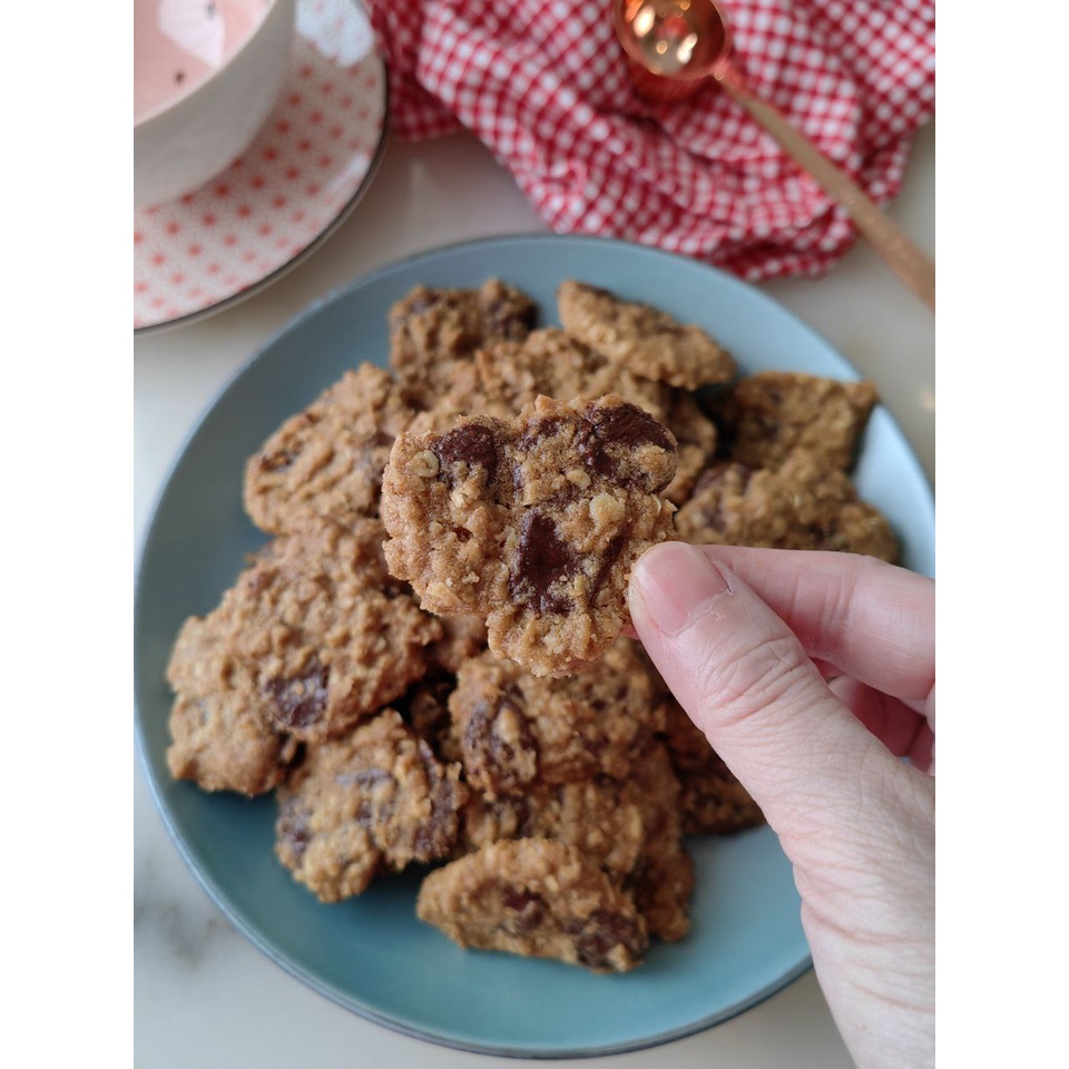 

Oat / Oatmeal Choco chips Cookies Premium / Renyah / healthy / Sehat Full Wijsman / Wisman