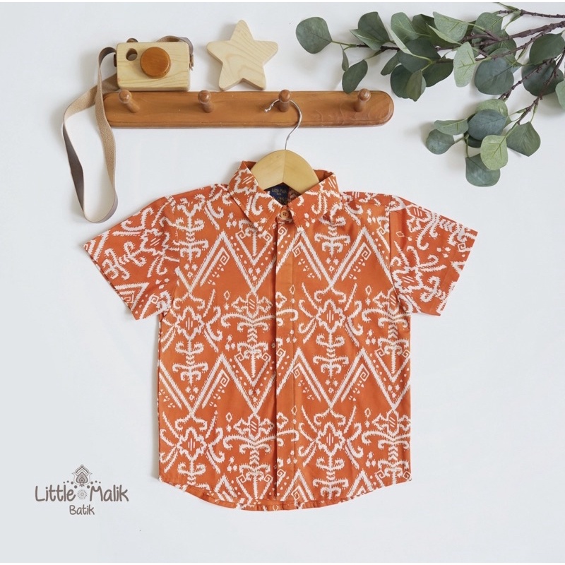 -Batik Organik Teracota- Kemeja Batik Anak Lengan Pendek By Little Malik Batik, Garutan Motif Talawang