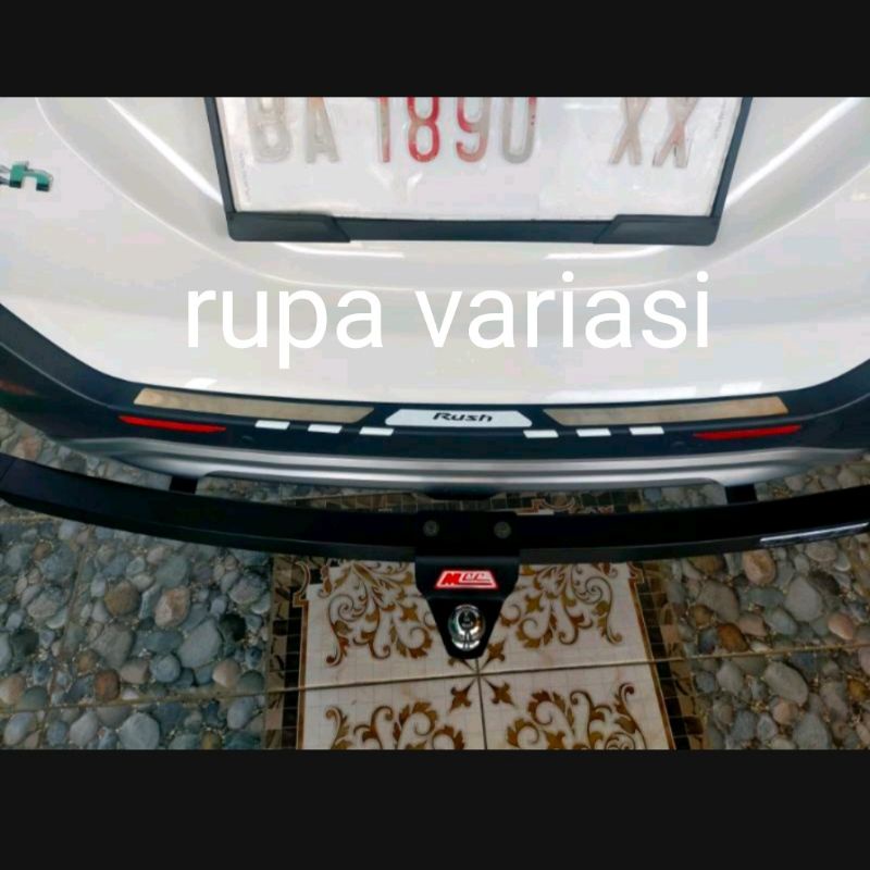 sill plate silplate PINTU BAGASI belakang Toyota all new Rush plastik hitam kombinasi + reflektor