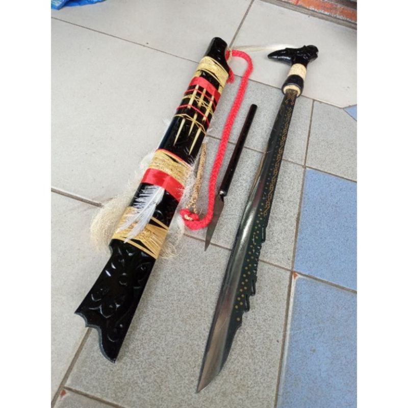 Mandau Golok Parang Senjata Dayak Pusaka Khas Suku Dayak Motif Burung Ukuran 70cm