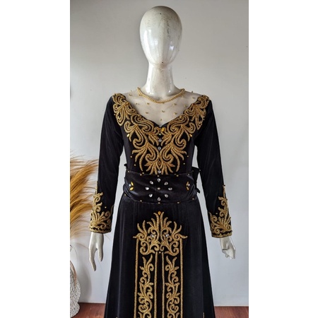 kebaya pengantin bludru sabrina