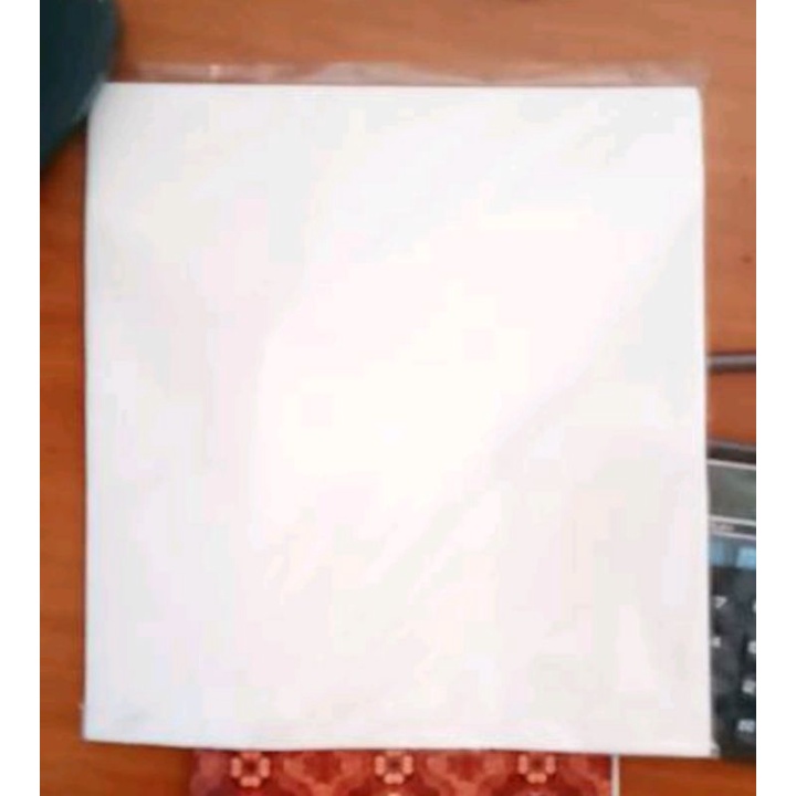 

Kertas bungkus nasi warna putih