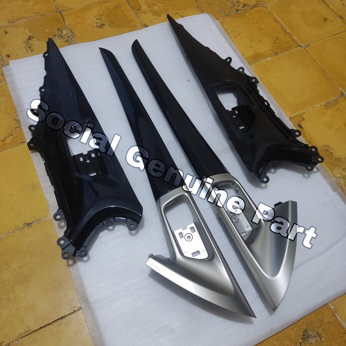 Video Tv Pannel Panel Doortrim Innova Reborn Venturer Black Piano Set