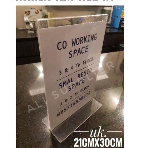 

Serbu Promo Acrylic Tent A4 model T / Acrylic A4 2 sisi / Acrylic Tent card A4 2 sisi / Acrylic display Meja A4