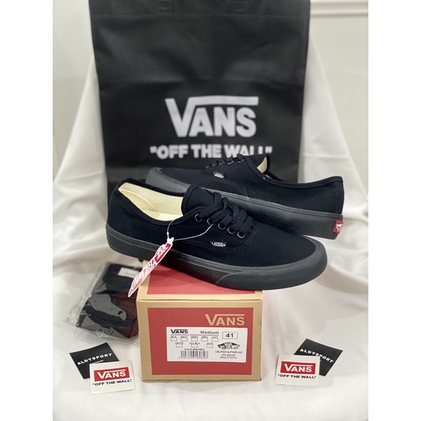 SEPATU VANS AUTHENTIC PRIA FULL BLACK PREMIUM CHINA. SEPATU SNEAKERS PRIA BEST SELLER.