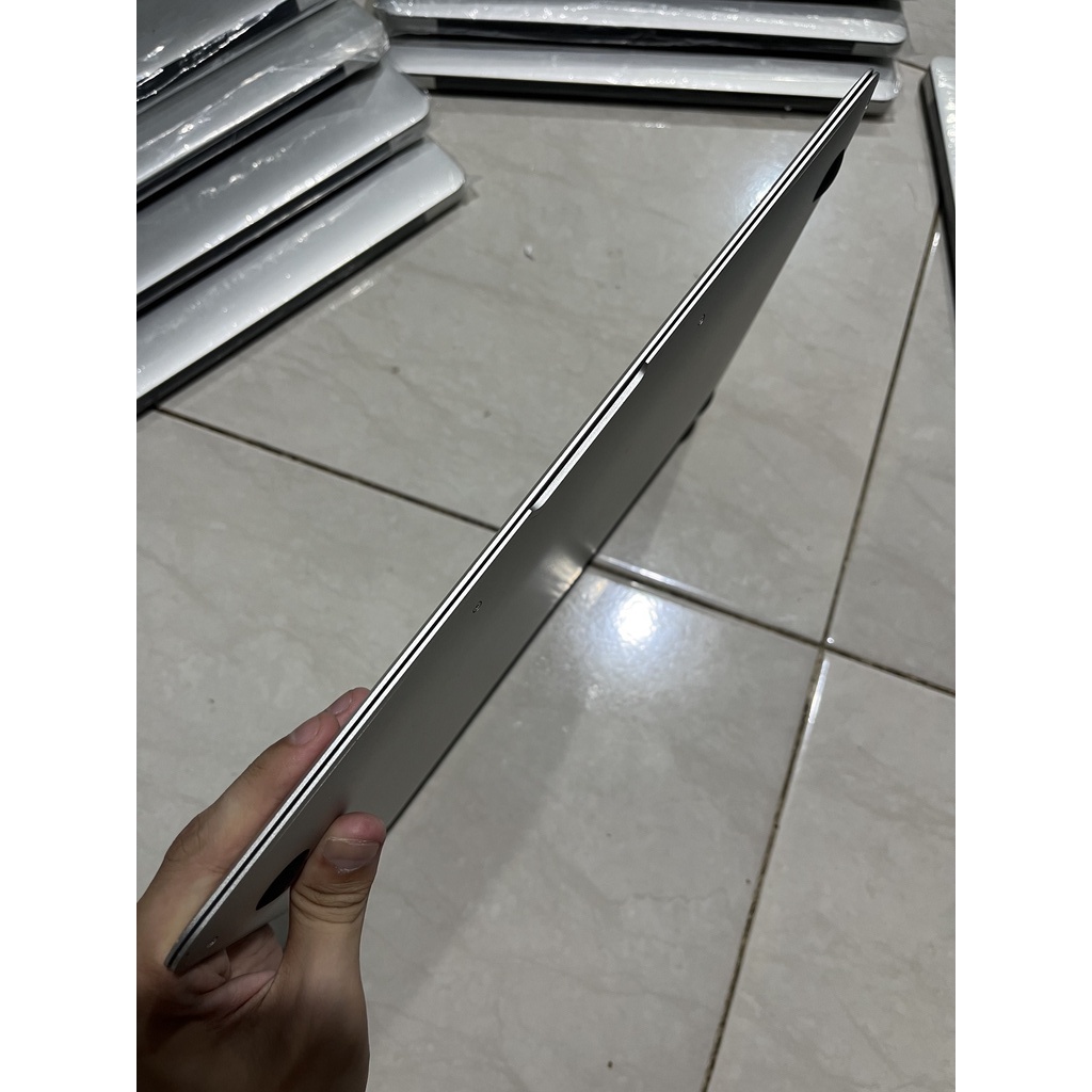 Macbook Air 2017 13inc 128 - 256GB Super Mulus Istimewa Like New Murah Bergaransi 1 Bulan