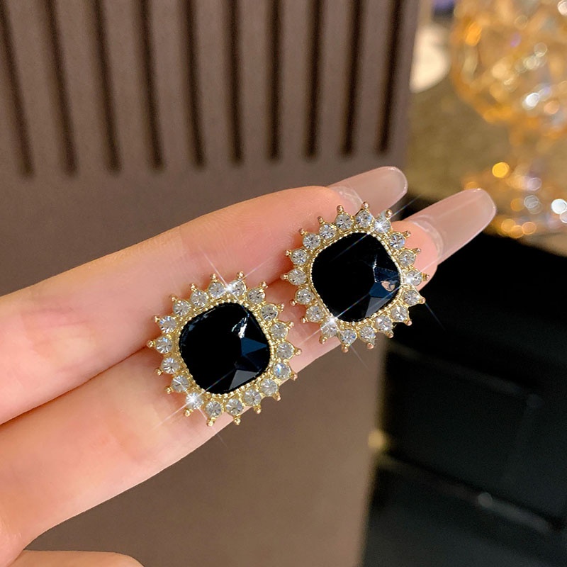 Anting Stud 925 Silver Aksen Mutiara Warna Hitam Gaya Vintage Korea Untuk Wanita