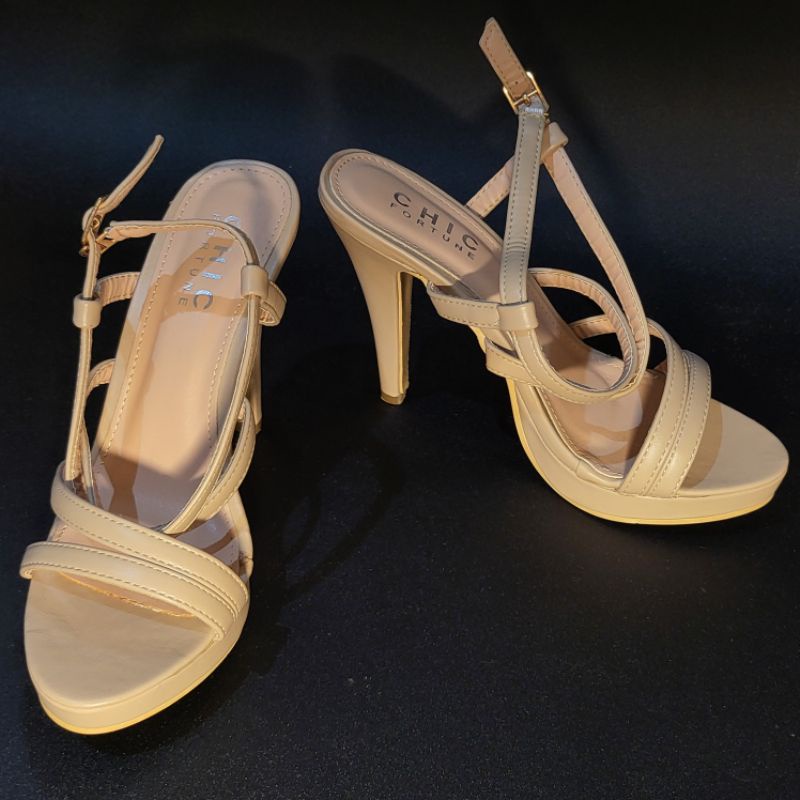 Preloved - Chic Fortune Creme Heels