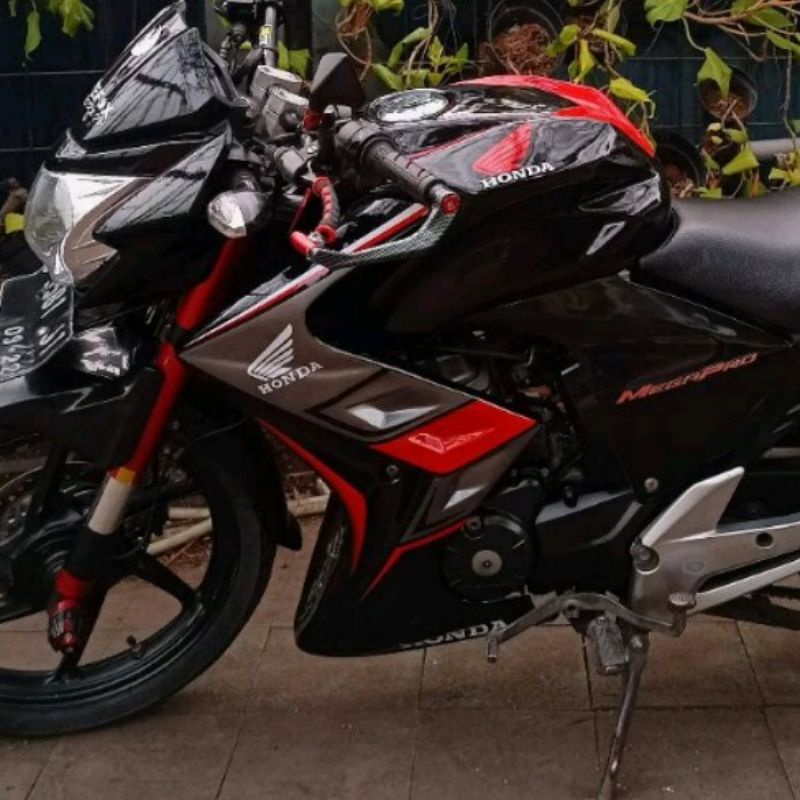 kondom tangki megapro new karbu cover tangki megapro new monoshock