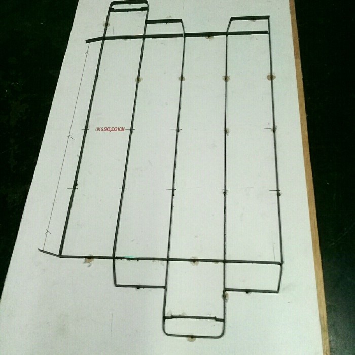 

Terlaris Piso Bok Diecut Uk 5.5X5.5X31Cm Limited