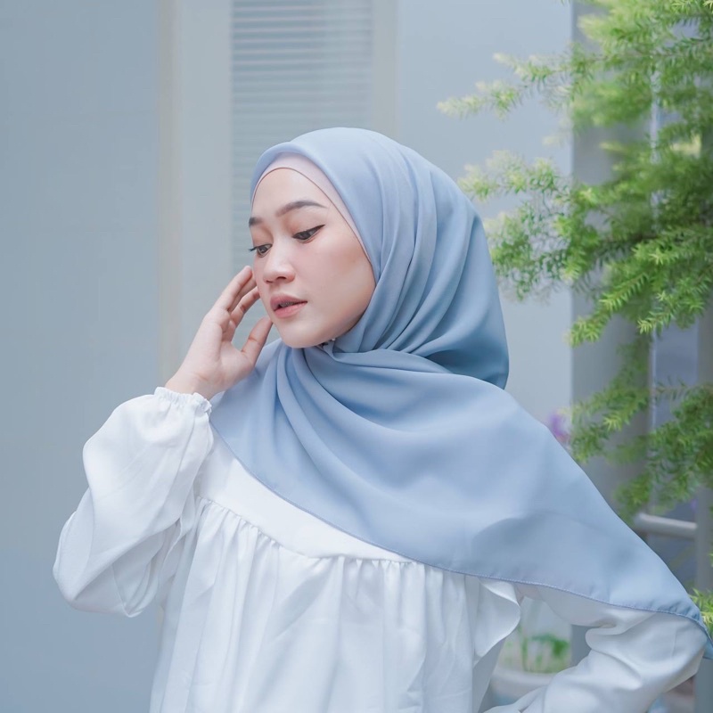 SKY BLUE Hijab Segiempat Polos Bella Square  SKY BLUE Premium Pollycotton BellaSquare Kerudung  SKY 