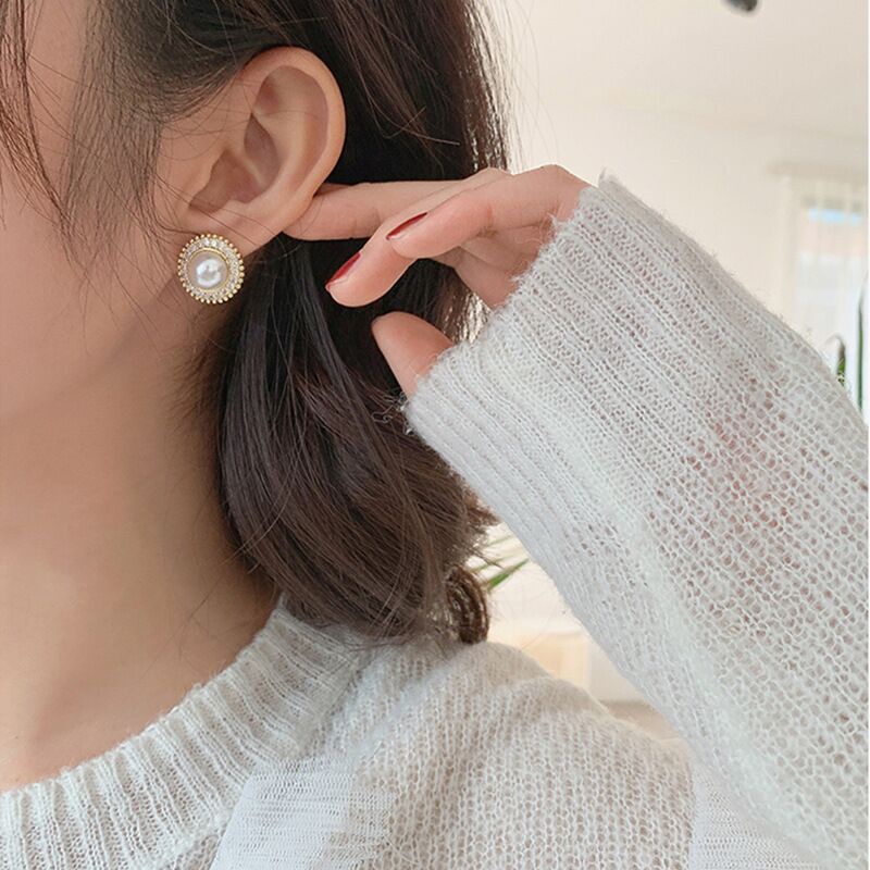 Anting Stud Bentuk Bulat Kecil Aksen Mutiara Untuk Wanita