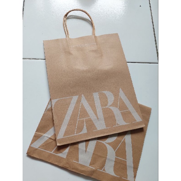 

PAPER BAG Z*RA ( PEMBELIAN KHUSUS BERSAMA PRODUK ZRA)