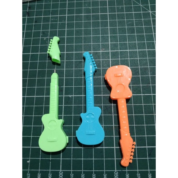 

mainan bulpen gitar lembaran isi 20 pcs