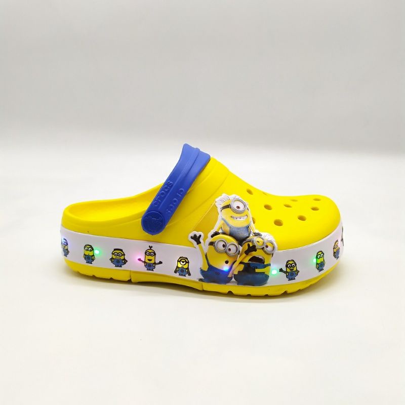 SANDAL LED CROCS FUN LAB MINION MINIONS LED CLOG