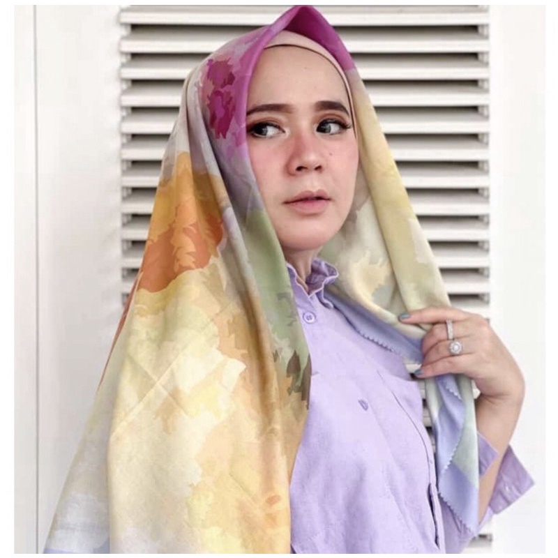 Kalla Lilac / Ninano Label / Hijab segi empat motif voal /Jilbab segi empat motif voal