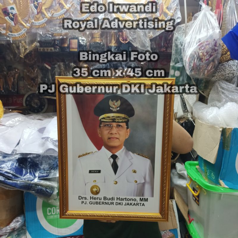 

Bingkai Foto Gubernur DKI Jakarta Ukuran 35 cm x 45 cm Frame Foto Gubernur DKI Jakarta Ready Stock Bekualitas