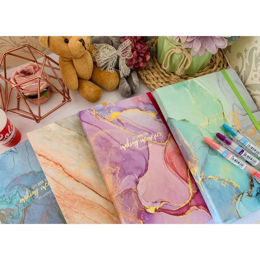 

BOOK PLANNER MAKING MEMORIES
