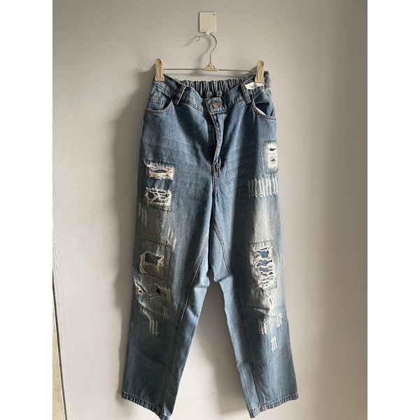 Ripped Jeans (PRELOVED)