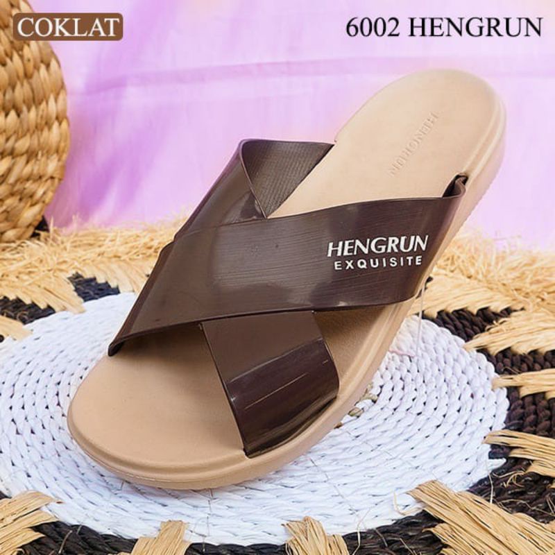 Sandal Slip On Wanita Hengrun Terbaru Bahan Karet Silang Uk 36-40