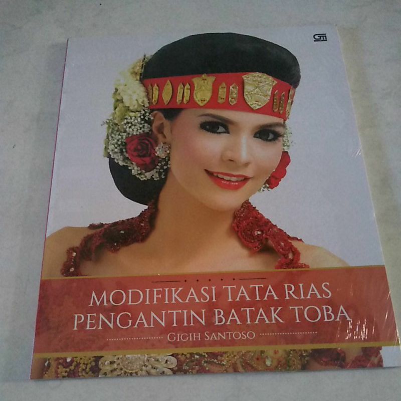 buku modifikasi tata rias pengantin Batak Toba