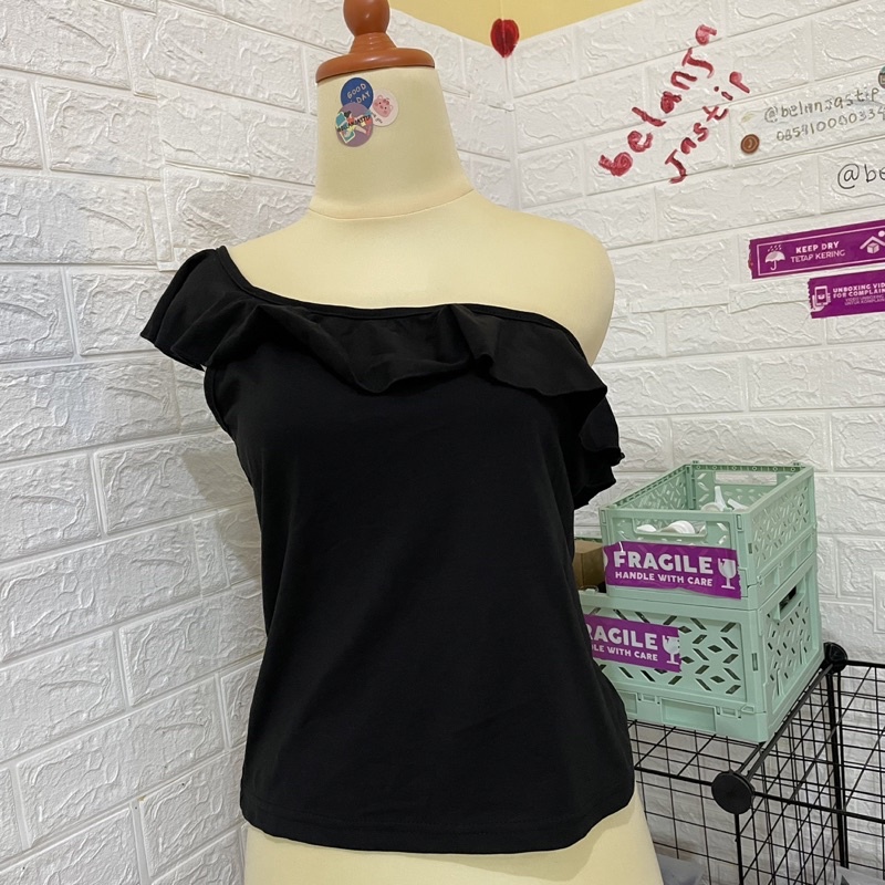 SHEIN ONE SHOULDER TOP