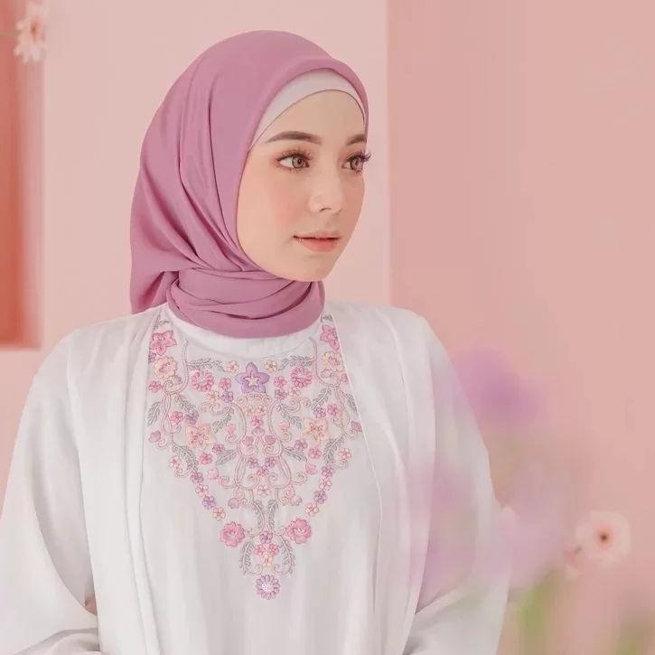 Paling Laris hijab segi empat BELLA SQUARE bahan pollycotton premium warna pink fanta / fuschia