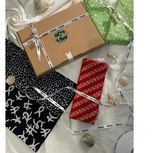 

Lariza--packing box