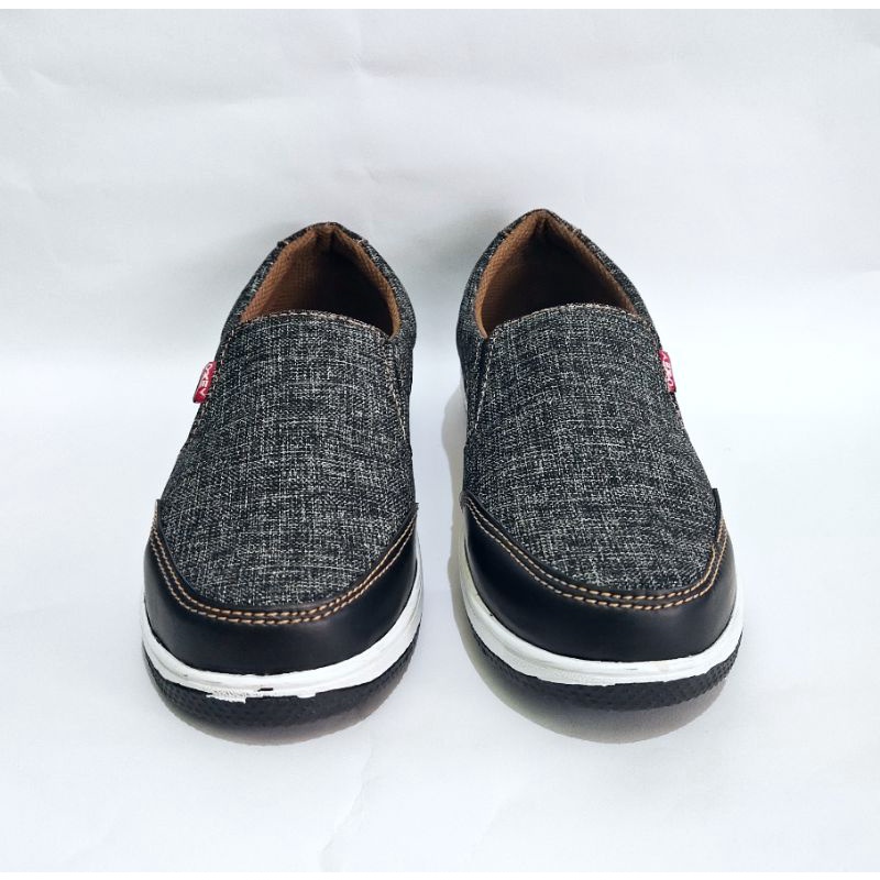 SEPATU PRIA SLIP ON/SEPATU CASUAL COWOK