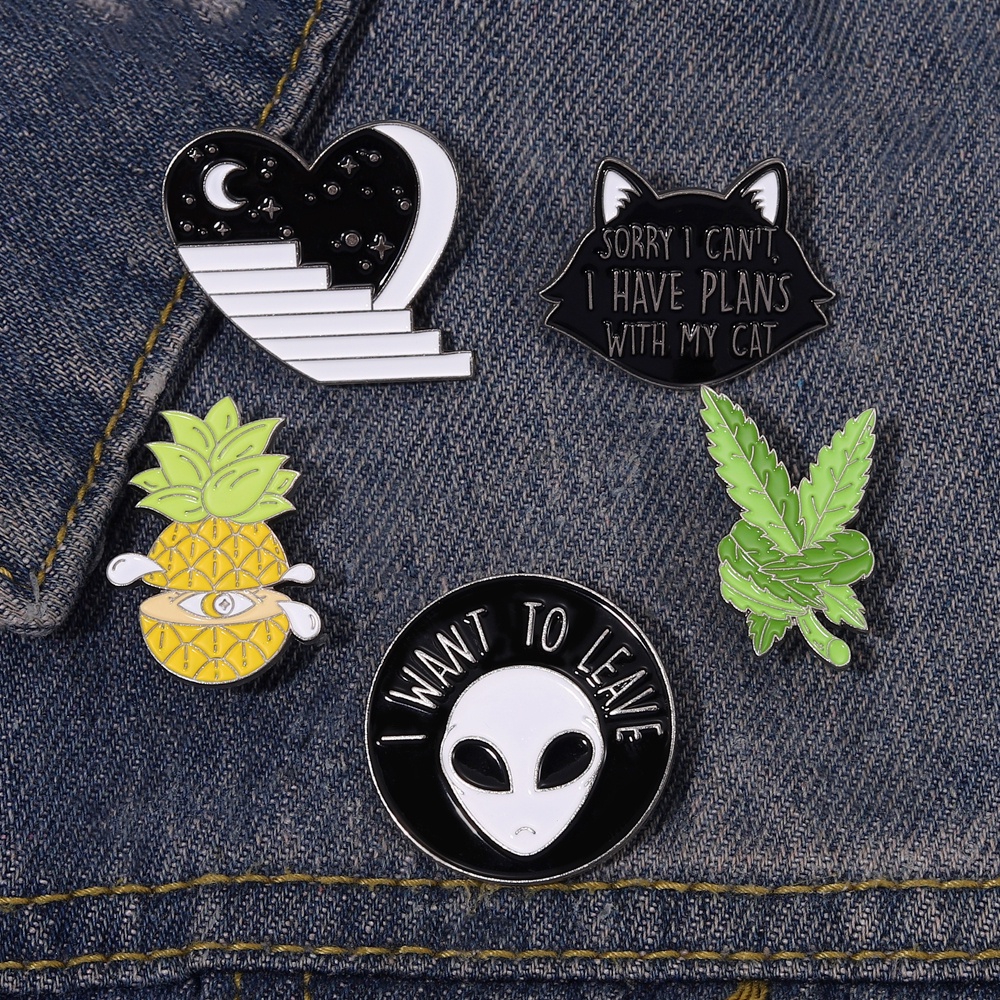 Bros Pin Enamel Desain Kartun I Want To Leave Alien Kucing Nanas Untuk Hadiah Anak