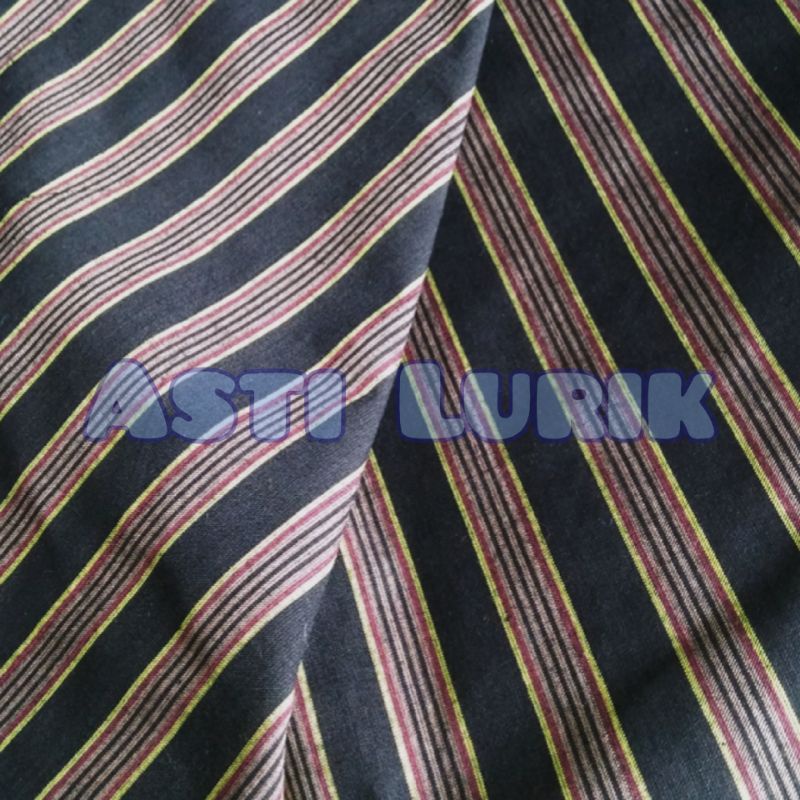 Kain Tenun Lurik 100 x 105 . Motif Bolak Balik . ASLI Tenun ATM . Hitam coklat klasik . Lurik Lurik 