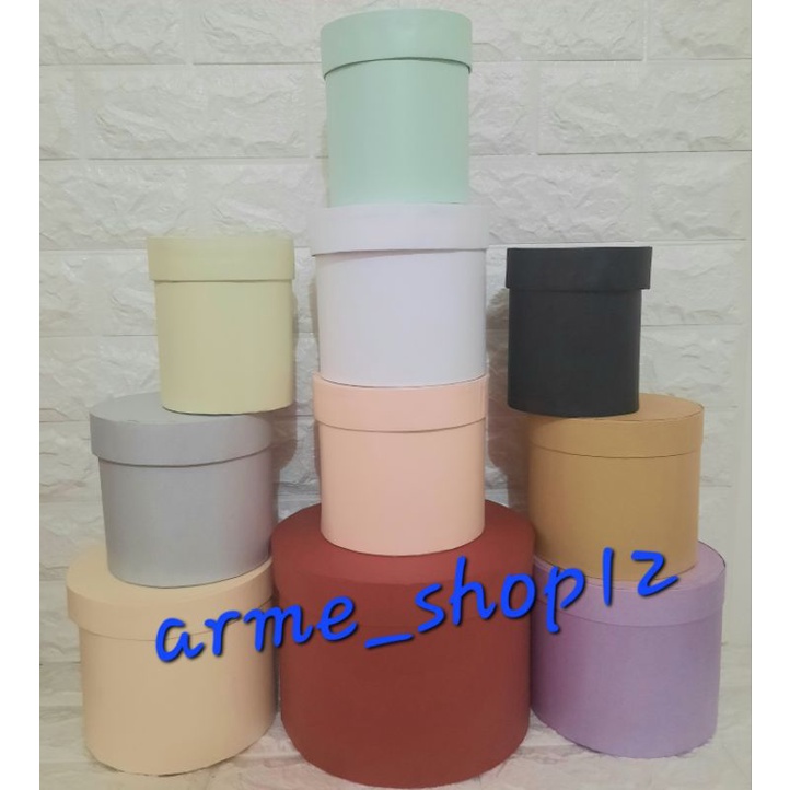 

Bloom box bulat diameter 8, 10, 13, 15, 20 (Ada Tutup - Bahan Polos)